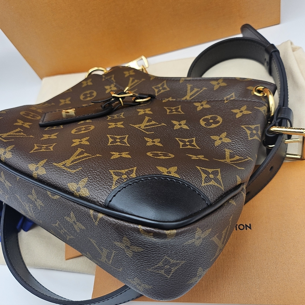 Excellent condition authentic Louis Vuitton Odeon PM monogram with back leather - Picture 14 of 17